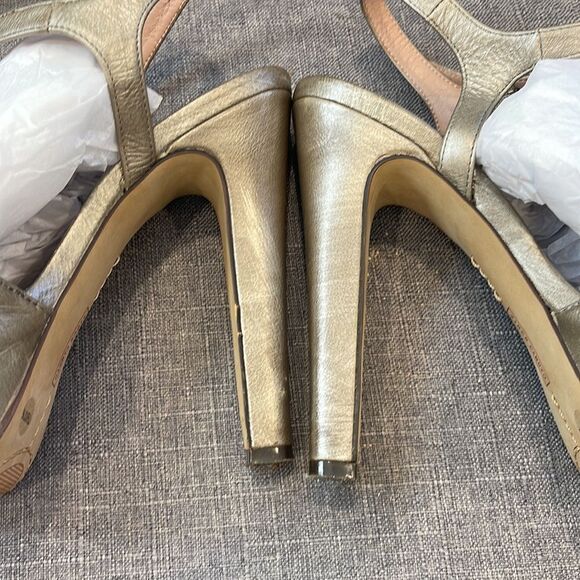 Vince Camuto Jeweled Platform Heel - Size 7.5 - Picture 4 of 10